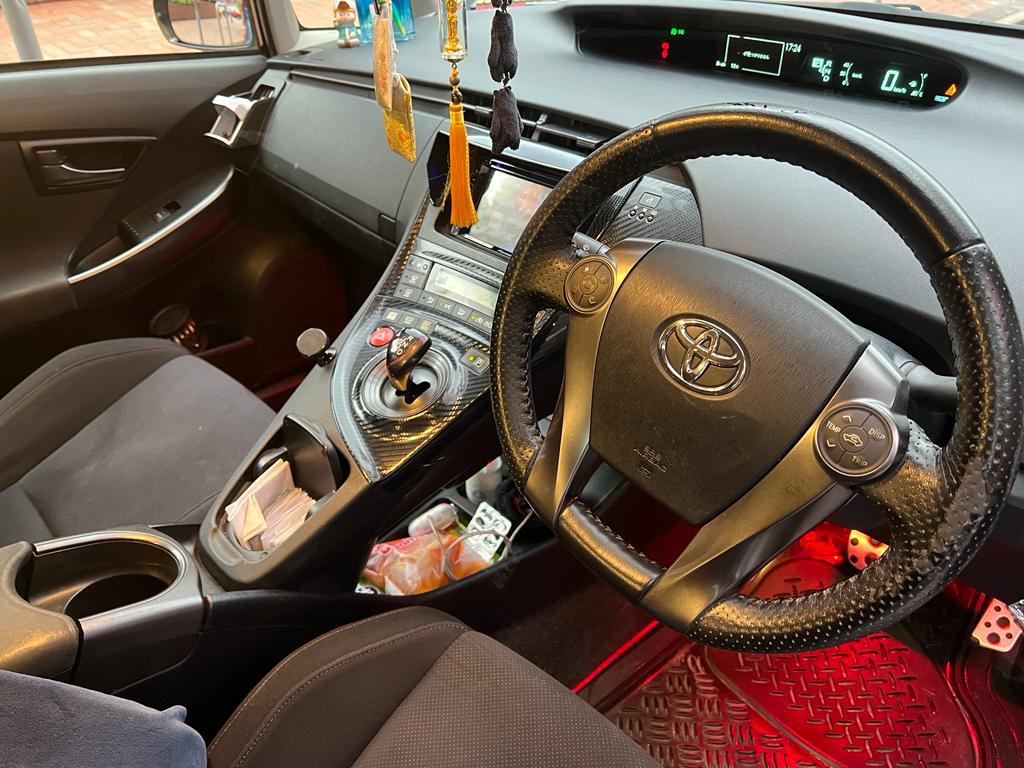 TOYOTA Prius 1.8 Hybrid GS 2013